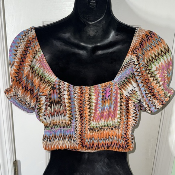 Urban Outfitters Multicolor Zigzag Patterned Puff Sleeve Crop Top Size Medium - Picture 8 of 10